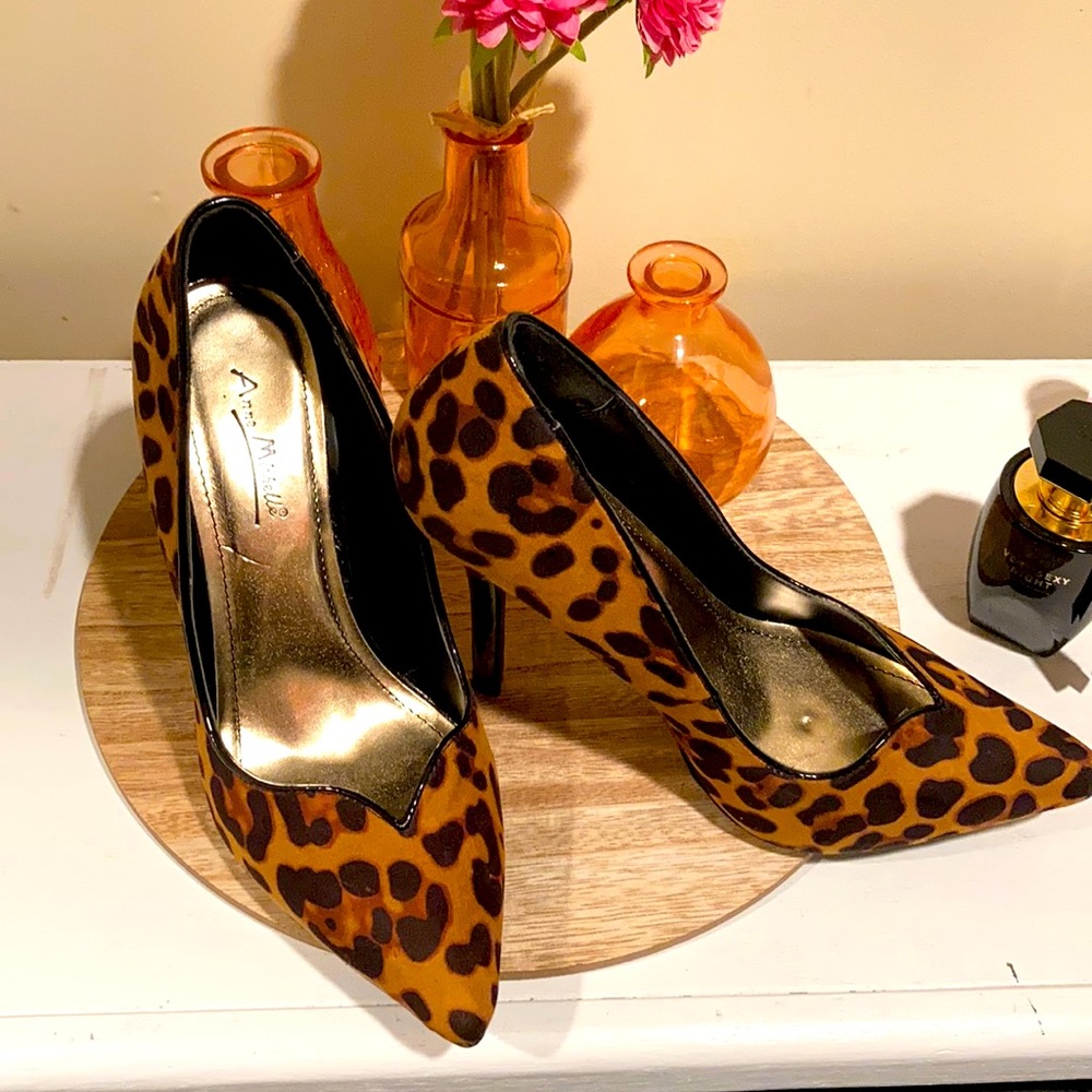 Anne Michelle Sz 38